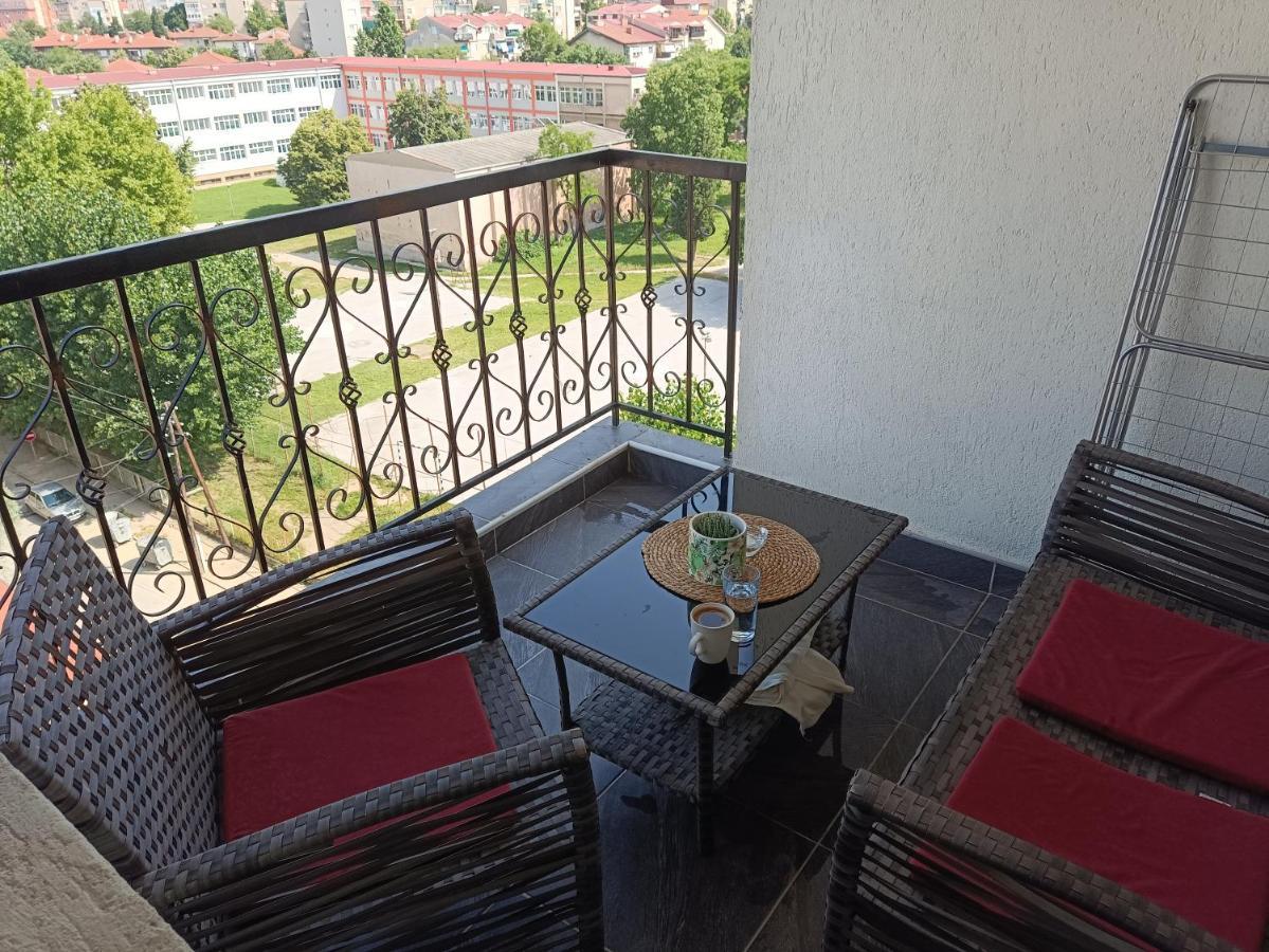 Apartment Велес Екстериор снимка